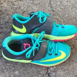 Nike KD 7 carnivals youth size 7 like new